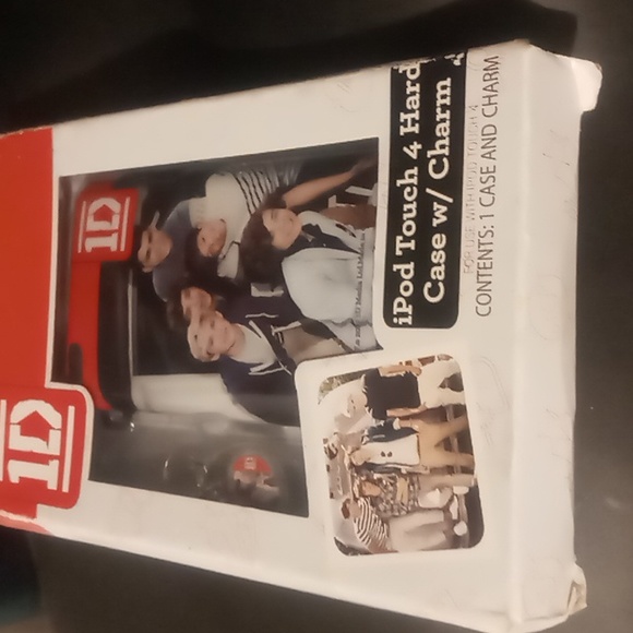 One Direction iPod Touch 4 Case with Charm - Picture 4 of 4